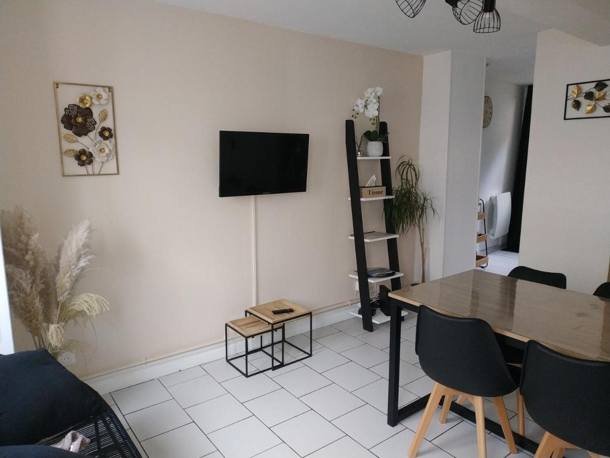 Villa La Lillebonnaise Meuble Au Coeur De Lillebonne Extérieur photo